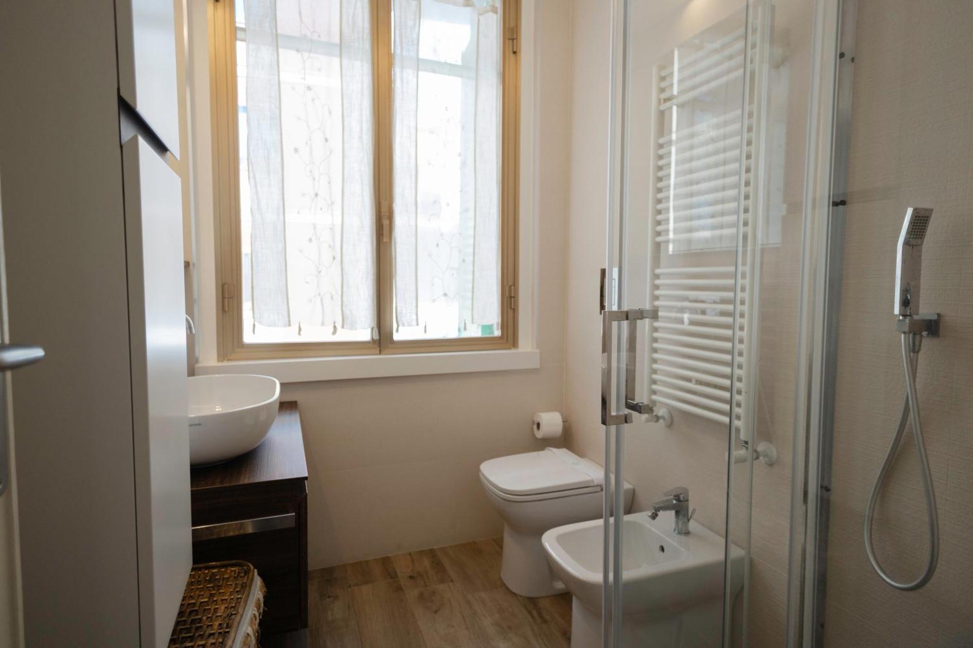 Sunrise Waterfront - Central Apartment With Sea View Balcony - Molfetta Bagian luar foto
